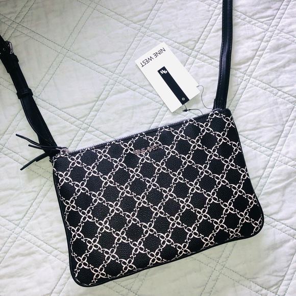 Nine West Handbags - Nine West crossbody
